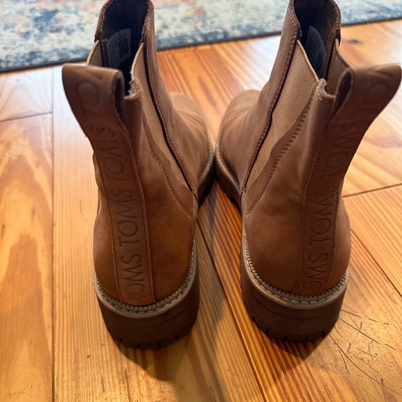 TOMS water resistant dakota boots in tan leather size 9 - great condition - Picture 5 of 9